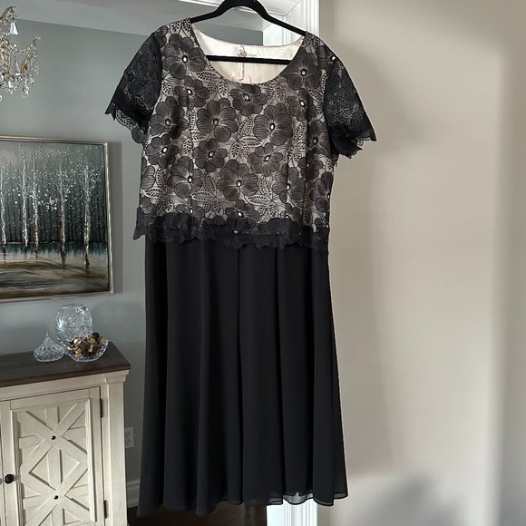Jaques Vert Lacy Floral Black Dress (Size 20) - Picture 1 of 8